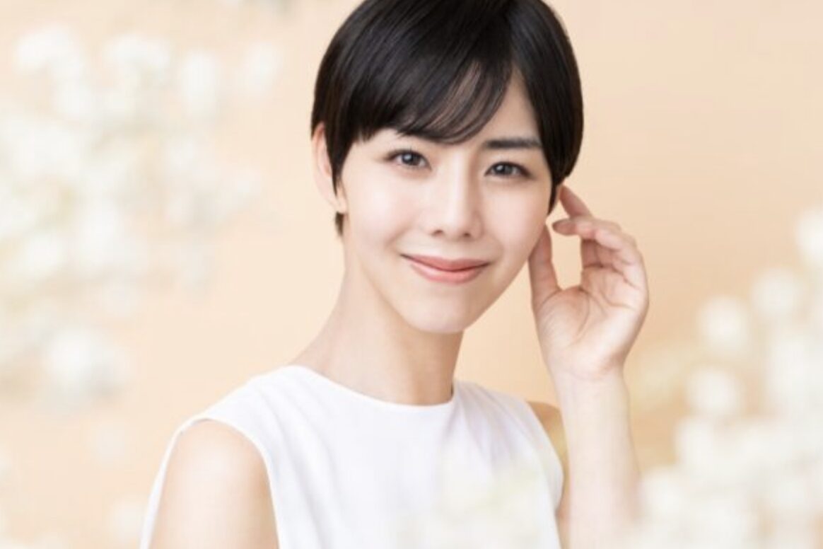女